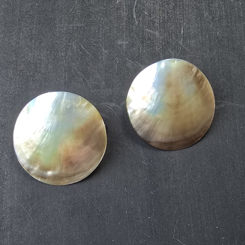 Antique Mother Of Pearl Seashell Round Earrings